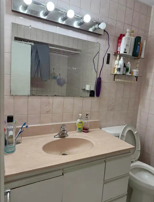 room for rent . private room and  sharing  room in Room Rentals & Roommates in Mississauga / Peel Region - Image 5