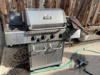 DONT BE LEFT OUT!  BBQ Barbeque, nat. gas, broil-mate,