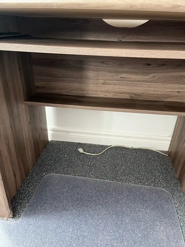 Desk with hutch in Desks in Cape Breton - Image 4