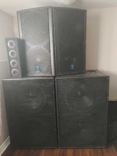 Yorkvile speakers and amplifiers, View more