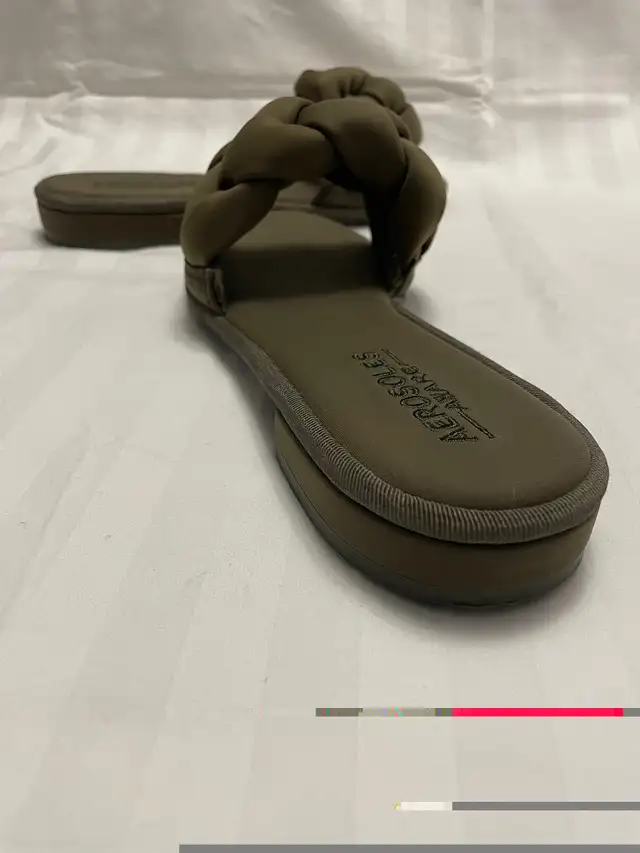 Women’s sandals in Women's - Shoes in City of Toronto - Image 9