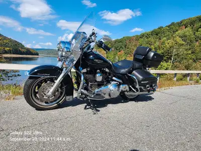 2007 road king classicc.96ci.6 speed..stage 2..True duals .vance and Hines exhaust.tunner.hwy pegs.c...