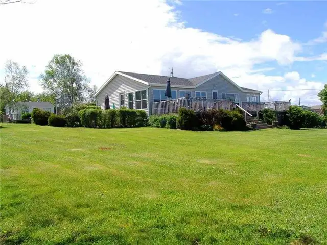 Beautiful cottage on the Northumberland Straight in Nova Scotia in Canada - Image 3
