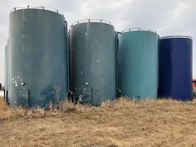 Selling good used 400, 500 and 750 barrel tanks. Steel and Fiberglass. Clean and ready to go. Good f...