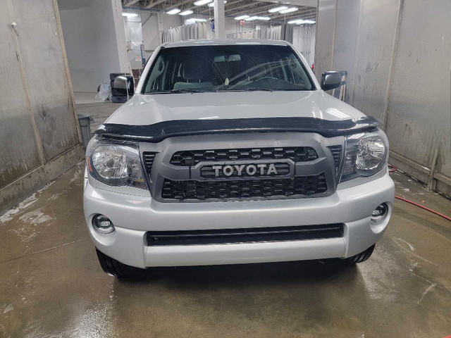 2010 Toyota tacoma in Cars & Trucks in Strathcona County - Image 2