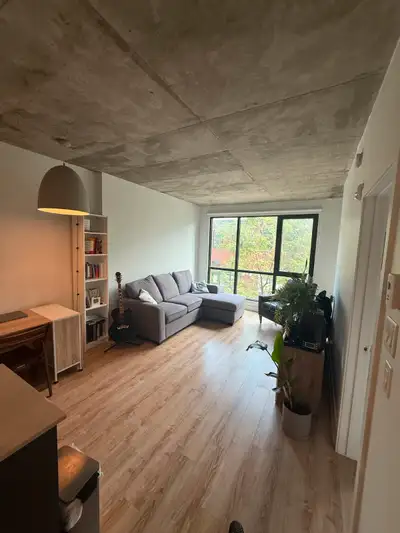 Little Burgundy 1-Bedroom Apartment- Sept 1st