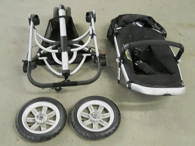 Quinny Foldable  Folding Child Stroller Jogger 12" Wheel Perfect in Strollers, Carriers & Car Seats in City of Toronto - Image 9