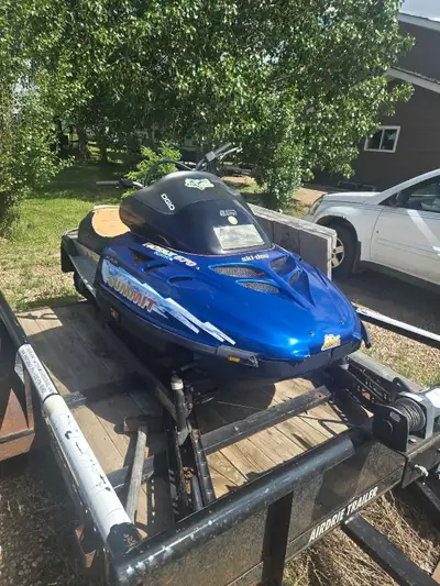 Skidoo summit 670 for sale, it needs fuel lines and a piece for the fuel tank, it does run strong go...