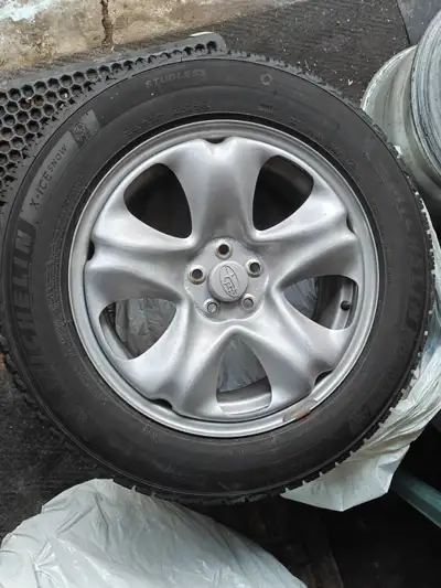 Michelin X-Ice Snow tires in 225/60R17 on steel rims from a 2021 Subaru Crosstrek are for sale. Bolt...