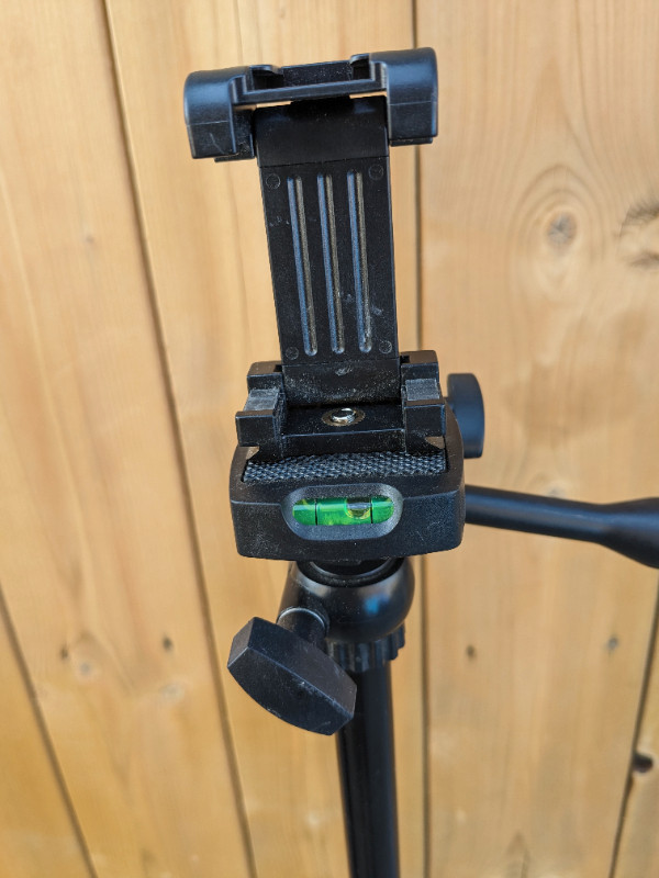 50". TRIPOD WITH MOBIFOTO SMART PHONE ACCESSORY in Cameras & Camcorders in Petawawa - Image 2
