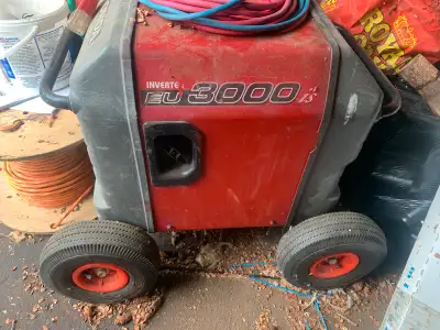 For sale is my Honda EU3000is inverter generator, perfect for providing quiet power. Mounted on whee...