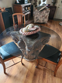 Glass table with tree trunk 
