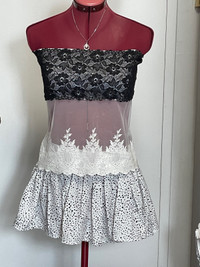 3 Items Beautiful summer Top , Necklace and Skirt waist 28 inche