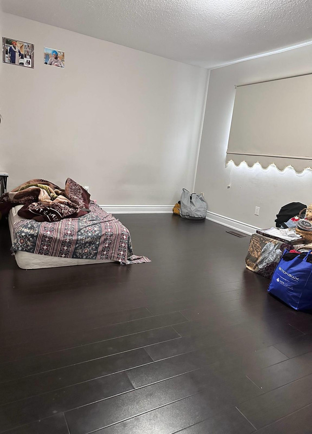 Room for rent  in Room Rentals & Roommates in Mississauga / Peel Region