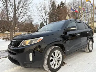 2015 Kia Sorrento EX AWD SUV. 3.3 L V6. Automatic. Black leather interior. Remote start. New windshi...