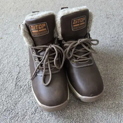 Mens Winter Shoes Size - US 6.5, View more