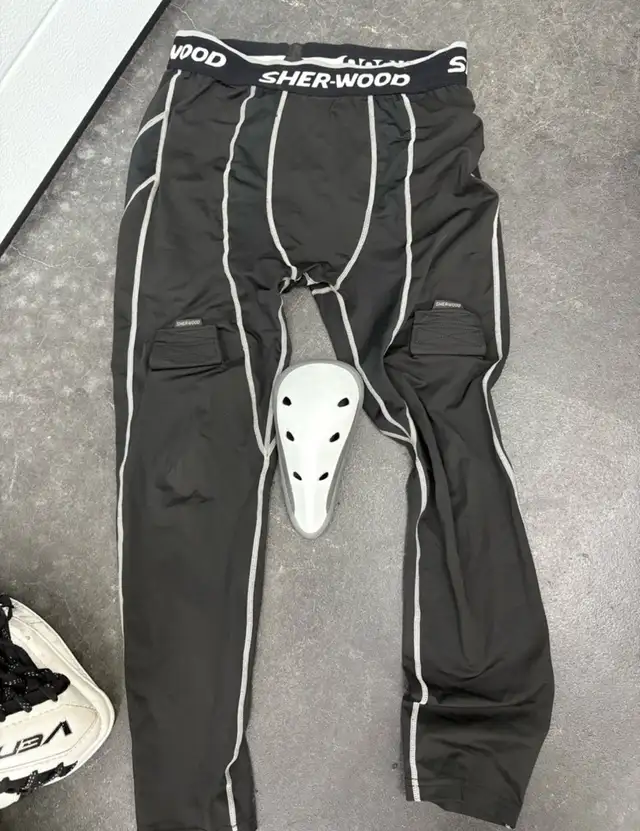 Hockey pants, shin pads, jocks in Hockey in Lethbridge - Image 7