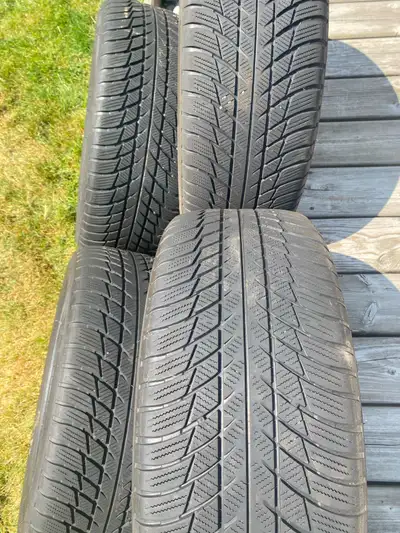 18 Inch Tires 225/50R18 RFT Bridgestone Blizzak LM001 $2̶5̶0̶ , now $200