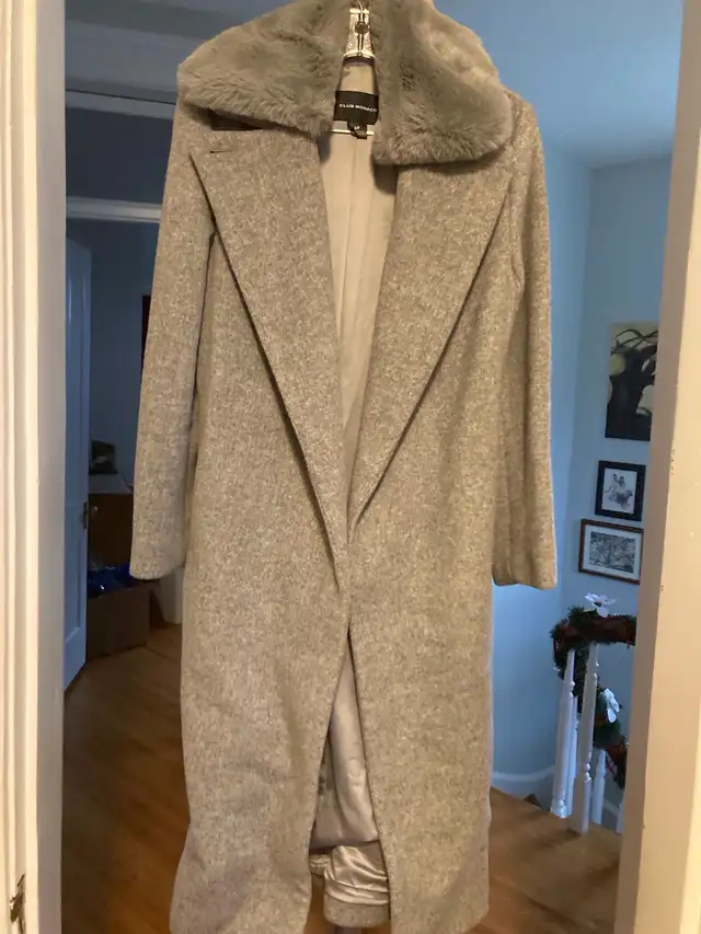 Baylee Coat with Faux-Fur Collar - SM in Women's - Tops & Outerwear in Kitchener / Waterloo - Image 3