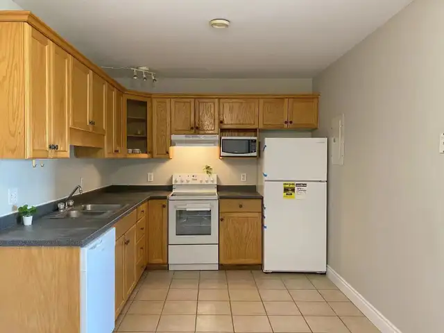 stratford two-bedroom apartment in Long Term Rentals in Charlottetown - Image 4