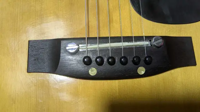 Suzuki vintage Folk guitar in Guitars in Granby - Image 5