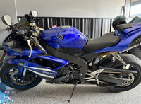 Yamaha R1 - excellent condition!! Well maintained