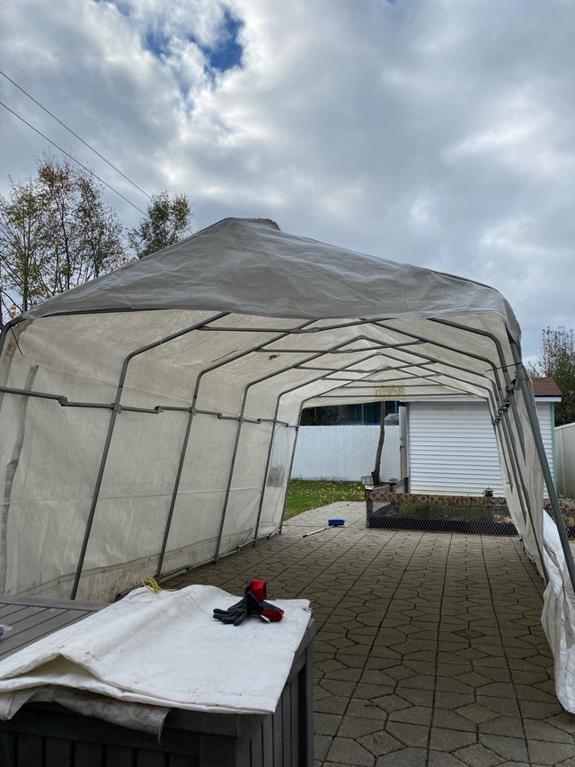 Abris d’auto/ car shelter dans Outils d'extérieur et entreposage  à Ville de Montréal