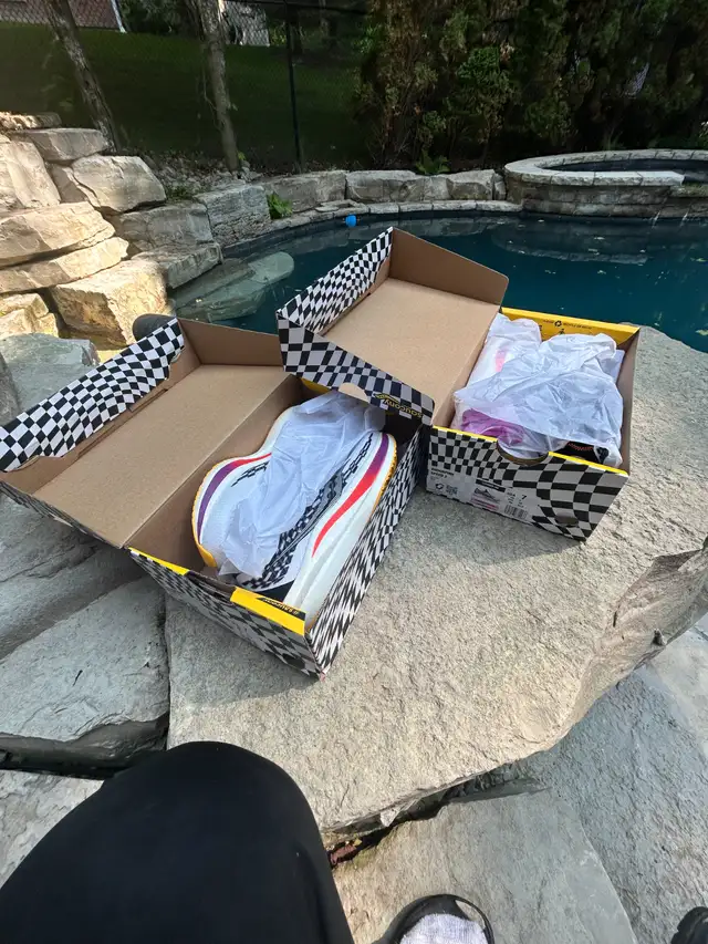 Saucony Endorphin Speed 2 Running Shoes – Women’s Size 7 – New in Women's - Shoes in Markham / York Region - Image 9