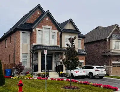 LEGAL WALKOUT BASEMENT APARTMENT - NEWMARKET Rent: $2,100/month+ 1/3 utilities Available: November 1...