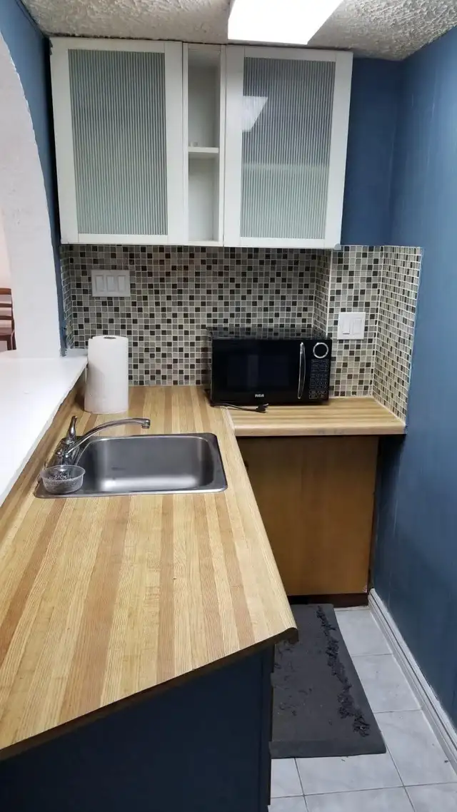 One Bedroom walkout basement for rent in Long Term Rentals in City of Toronto - Image 7