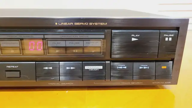 vintage pioneer single cd player PD-5010 in Stereo Systems & Home Theatre in Mississauga / Peel Region - Image 4