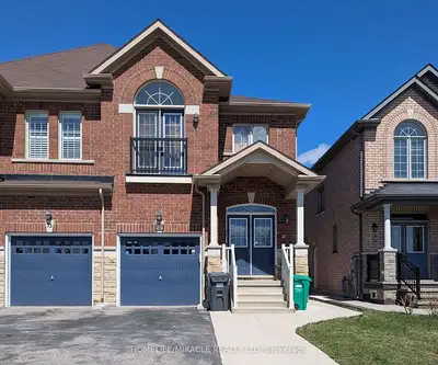 This charming 4 bedroom semi detached house features a large living room, a nice kitchen with lots o...