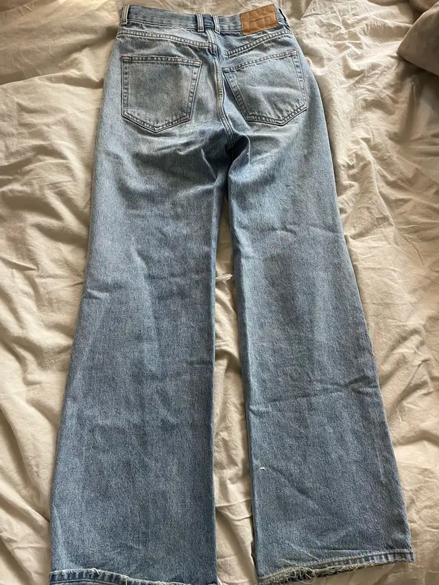 Pull&Bear Ripped Flared Jeans  in Women's - Bottoms in City of Toronto - Image 3