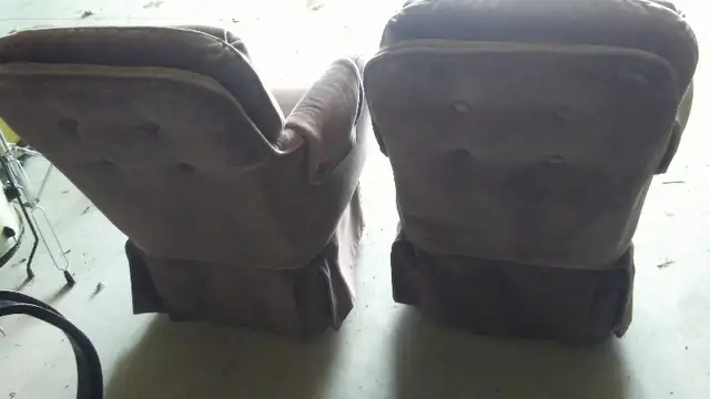 RV CAPTAIN CHAIRS WITH SEAT BELTS in RVs & Motorhomes in Owen Sound - Image 5