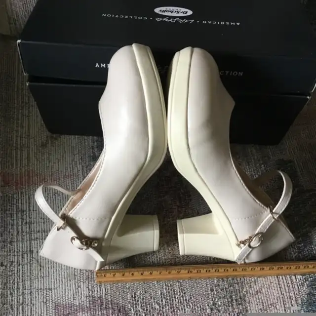 Woman High Heel Dress Shoe in Women's - Shoes in Calgary - Image 5