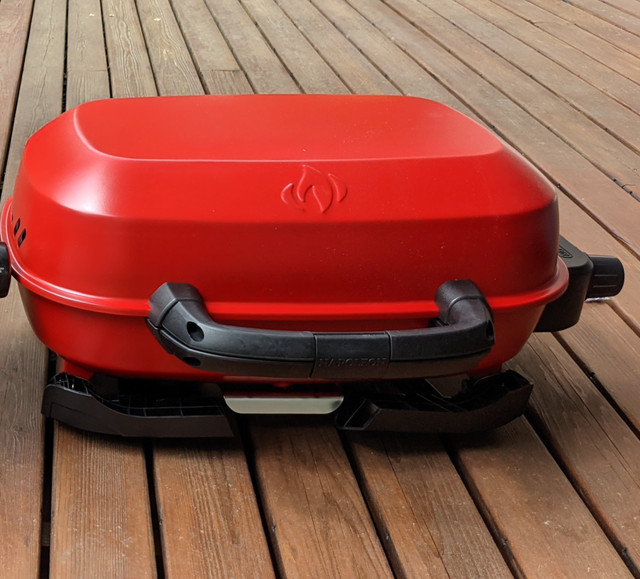 TravelQ 240 2-Burner Portable Propane BBQ Grill in BBQs & Outdoor Cooking in Gatineau