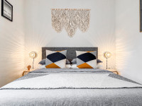 Short Term Rental - Bright, Charming 1 Bedroom Toronto Suite!
