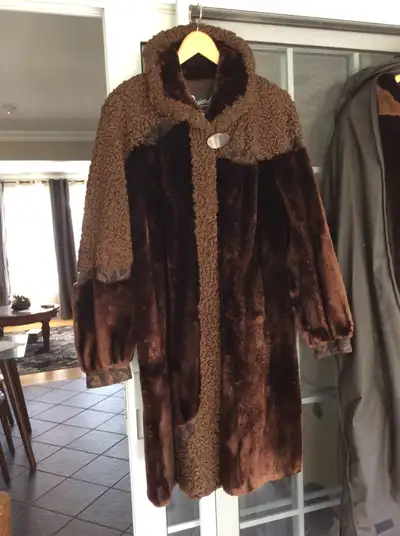 Manteau de fourrure 10 ans brun phoque et brebis, View more