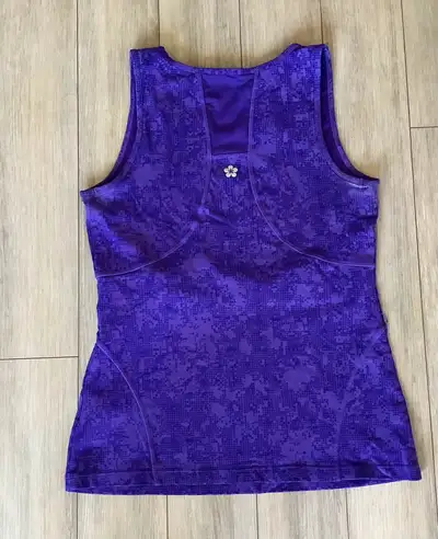 Purple Sleeveless Shirt Size. M Tuff Athletics Built in Bra