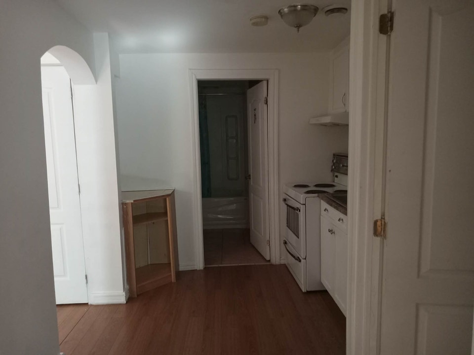 Beau 4 ½ à louer à  1 250 $ par mois TOUT INCLUS 5
