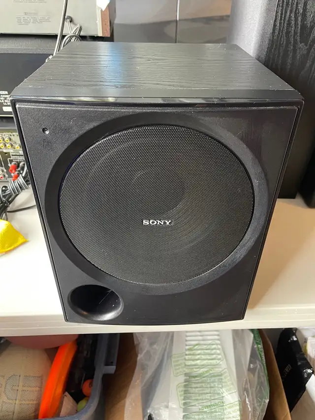 Sony subwoofer SA-WP780 in Speakers in Markham / York Region - Image 2