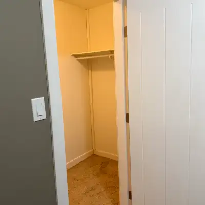 Comfortable Furnished Room for Rent – Clean & Quiet Home A bright and comfortable downstairs room is...