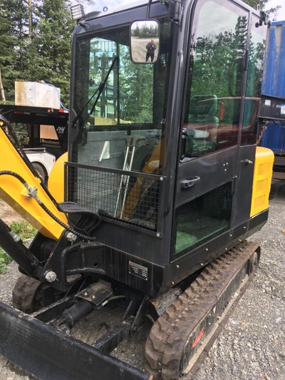 This near-new 3.5 tonne machine comes with a thumb, Q/A, bucket, rake, auger and compactor. The Quic...