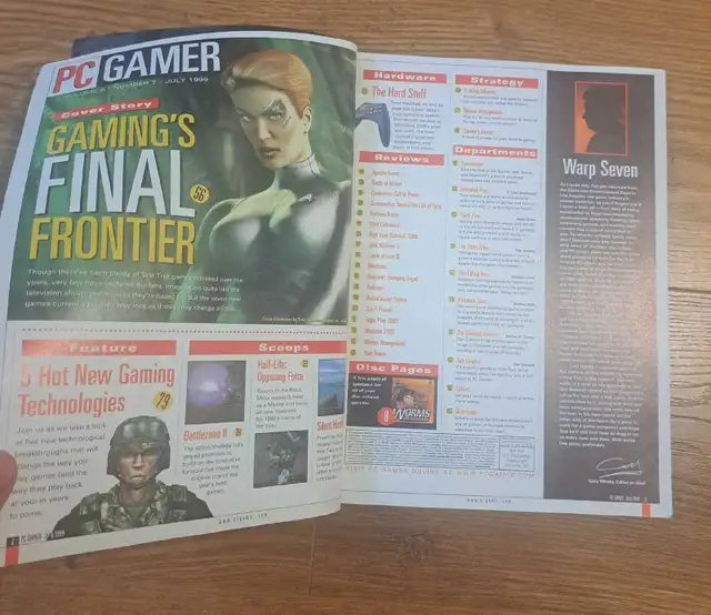 PC Gamer July 1999 Star Trek seven of nine poster in Magazines in Laval / North Shore - Image 4