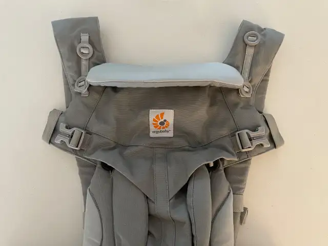Ergobaby Omni 360 Baby Carrier- Grey in Strollers, Carriers & Car Seats in London - Image 3