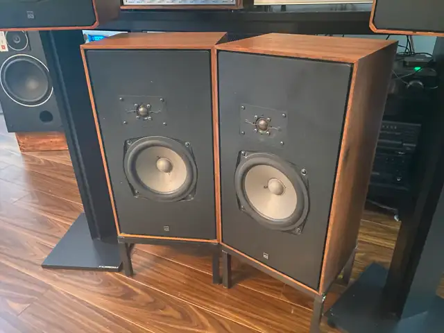 ADS L 520 with Grills * 4 oHms * USA   in Speakers in City of Toronto - Image 2
