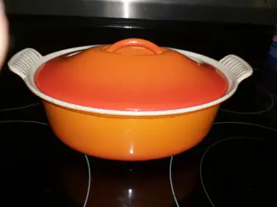 Le creuset France pot/cassarole/dutchoven enamele cast iron, View more