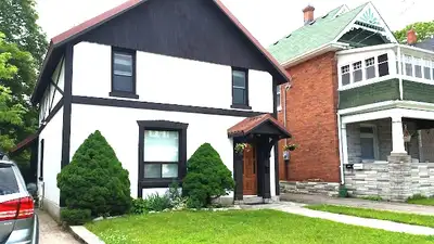 Furnished 3bedroom Upstairs apartment Available- $2000 + Utility