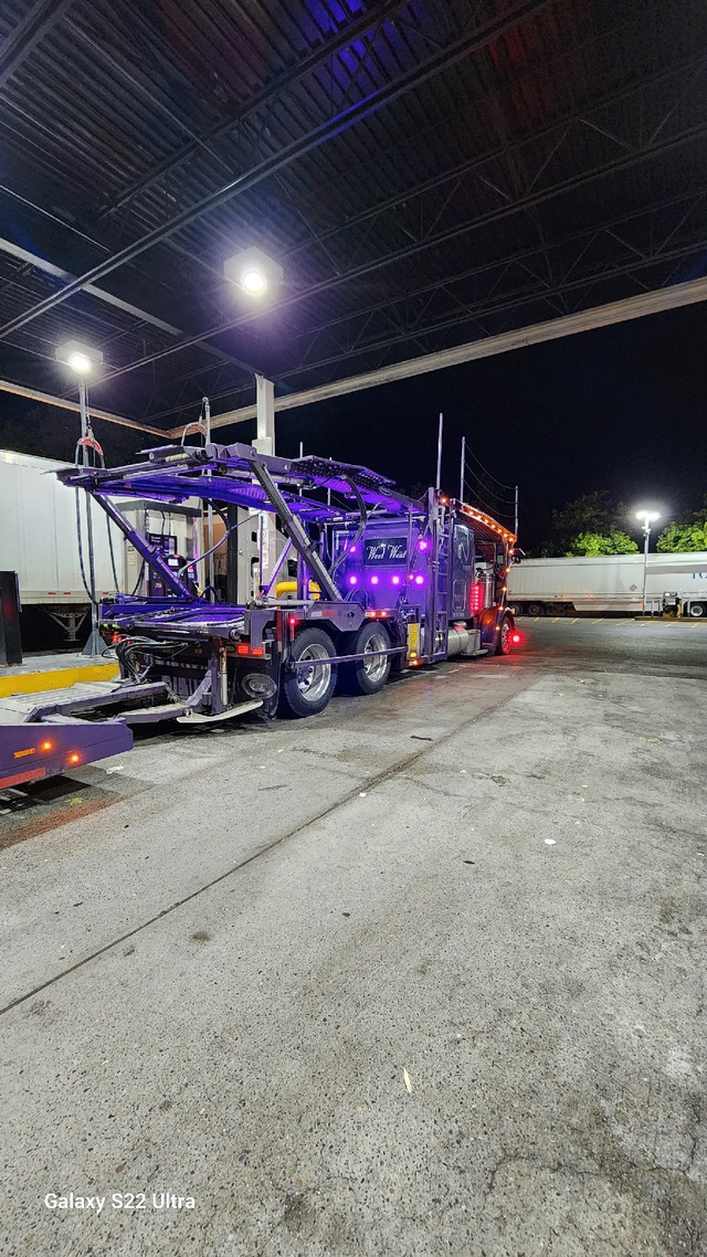 2019 Peterbilt 389 car carrier  in Heavy Trucks in Calgary - Image 3