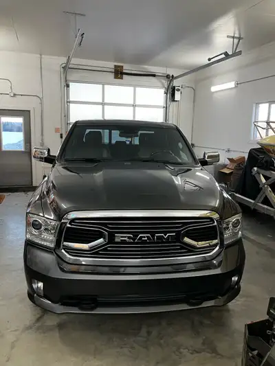 Selling our Dodge 1500 Eco Diesel.Limited trim level. Flaps, boards, Tonneau cover, spray in box lin...